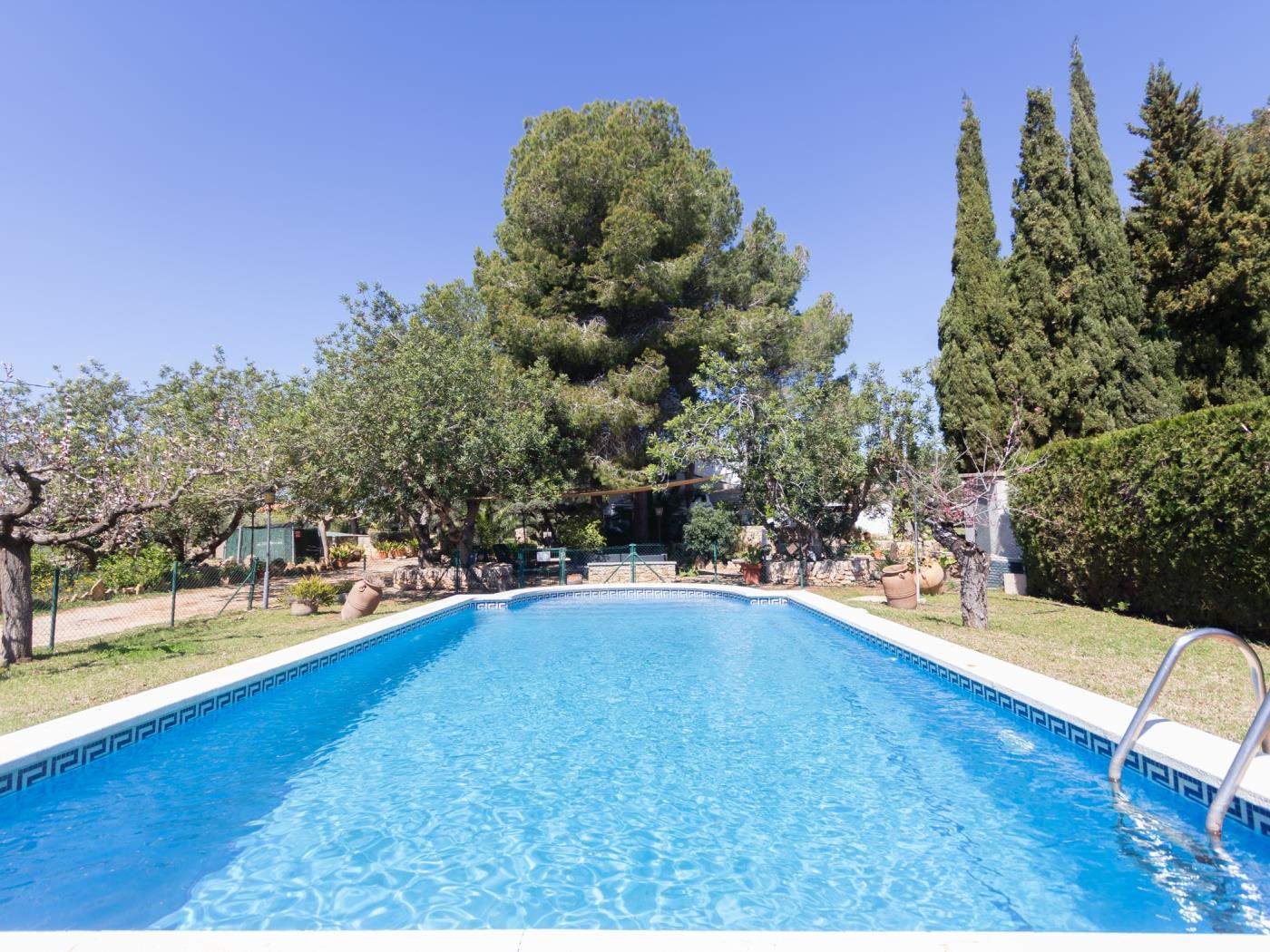 INNOUTHOME GÎTE AVEC PISCINE, BBQ, CLIM ET WIFI_EL NOSTRE CANTIR
